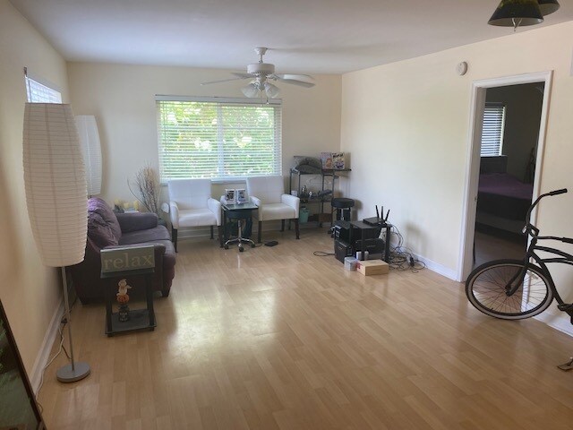 property at 1950 N Andrews Ave