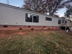 104 Waccamaw Ln in Central, SC - Building Photo