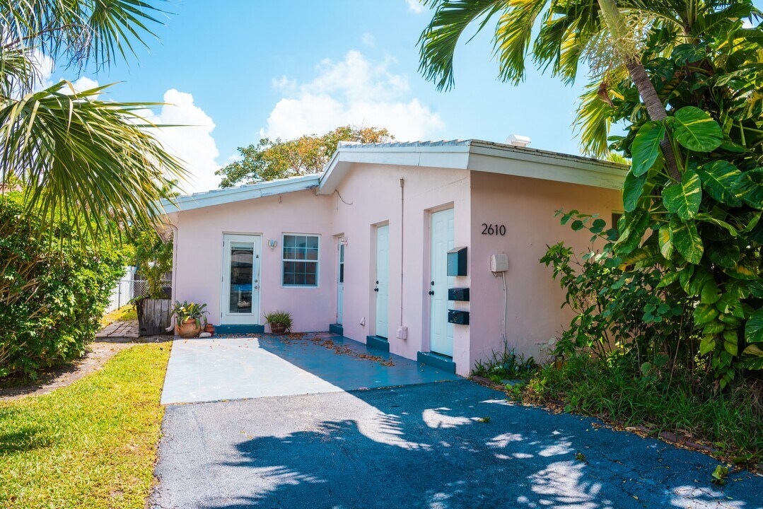 2610 NE 18th Ter, Unit #A in Lighthouse Point, FL - Foto de edificio