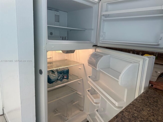 1801 NE 140th St in North Miami, FL - Building Photo - Building Photo