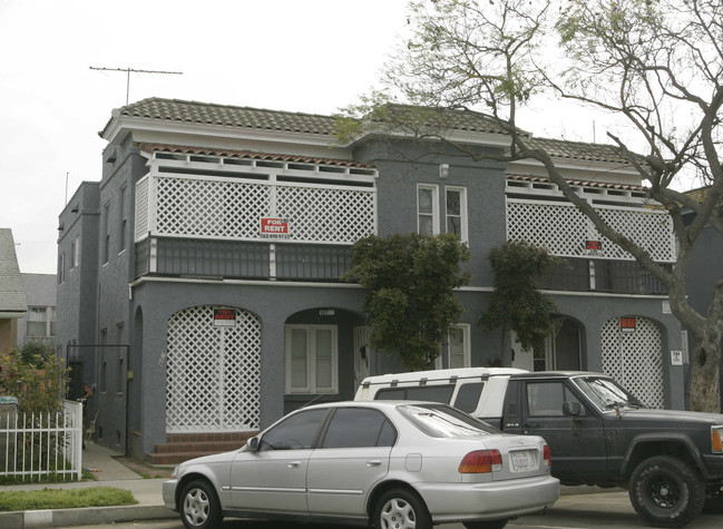 744-752 Olive Ave in Long Beach, CA - Building Photo - Building Photo