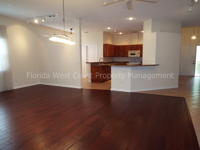 5624 Beaurivage Ave in Sarasota, FL - Building Photo - Building Photo