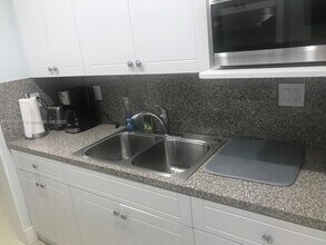 7921 Abbott Ave in Miami Beach, FL - Building Photo - Building Photo