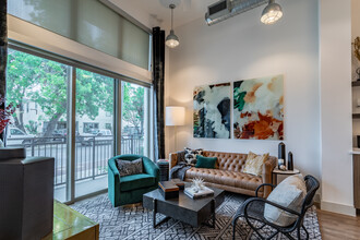 Augusta Flats in San Antonio, TX - Building Photo - Interior Photo