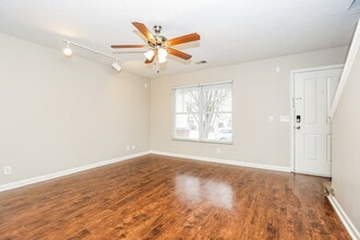 2860 Paddle Wheel Dr in Nashville, TN - Foto de edificio - Building Photo