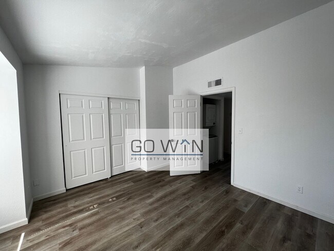 15601 N 30th St in Phoenix, AZ - Building Photo - Building Photo