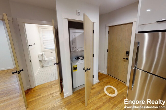 2 Belvidere Pl, Unit 1 in Cambridge, MA - Foto de edificio - Building Photo