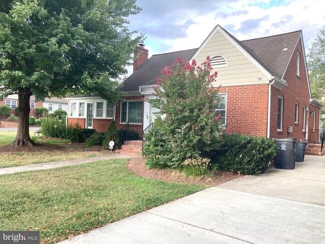property at 9301 Battle St