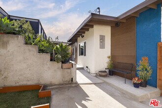 3741 Woolwine Dr in Los Angeles, CA - Building Photo - Building Photo