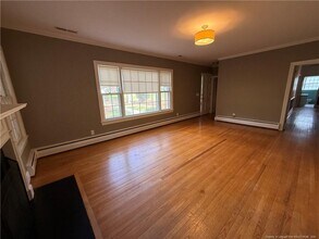 910 W Whitford St in Sanford, NC - Building Photo - Building Photo