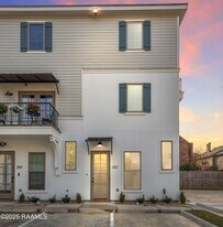 202 Steiner Oaks in Lafayette, LA - Building Photo
