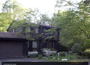 8916 Footstep Ct in Annandale, VA - Building Photo - Building Photo