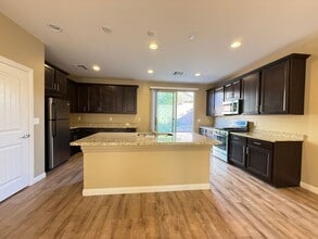 6166 Allen Cove Ct in Las Vegas, NV - Building Photo - Building Photo