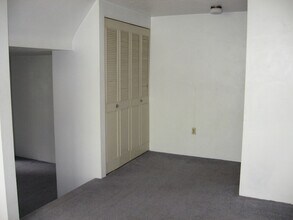 Park Avenue Apartments in West Mifflin, PA - Foto de edificio - Building Photo