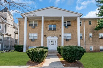 Chilton Manor in Elizabeth, NJ - Foto de edificio - Building Photo