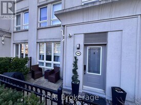 19 Anndale Dr in Toronto, ON - Building Photo