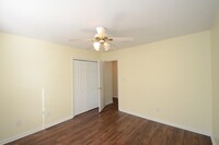 132 Brenda Dr photo'