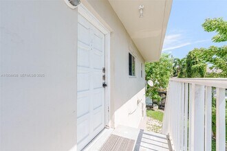 621 SW 15th Ave in Miami, FL - Building Photo - Building Photo