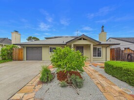 1008 Inverness Dr in San Carlos, CA - Building Photo