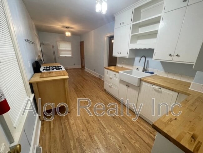 property at 1475 Albert St N