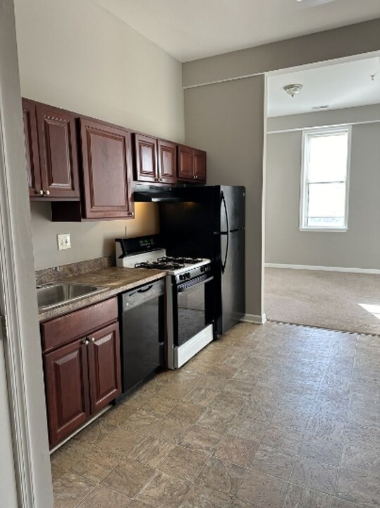 1805 N Calvert St in Baltimore, MD - Building Photo