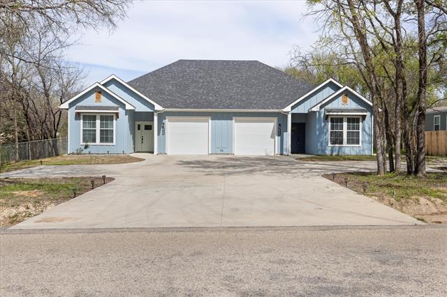 409 Cleveland Rd in Granbury, TX - Building Photo - Building Photo