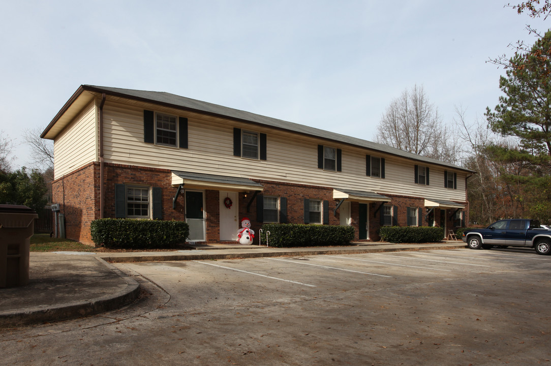 Charter Oak Estate in Flowery Branch, GA - Building Photo