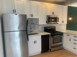3765 N Racine Ave, Unit E in Chicago, IL - Building Photo - Building Photo