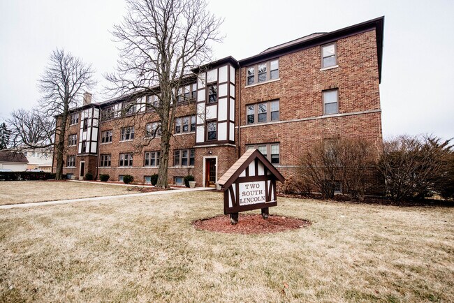 property at 4 S Lincoln Ave