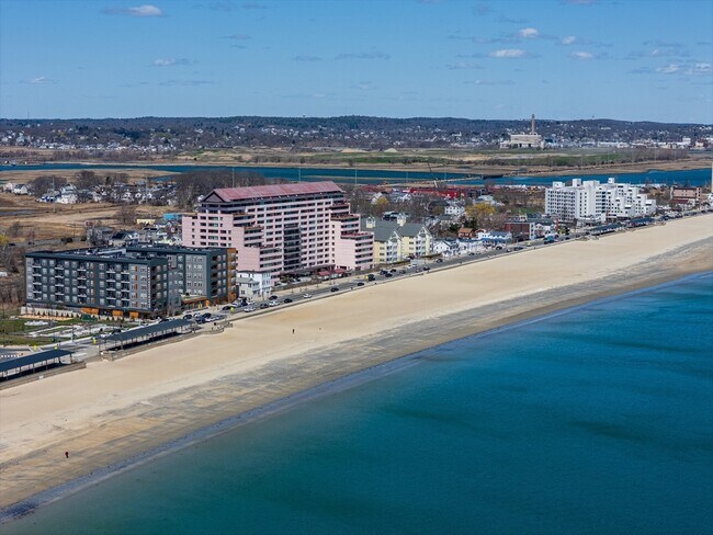 356 Beach St, Unit 2 in Revere, MA - Building Photo - Building Photo