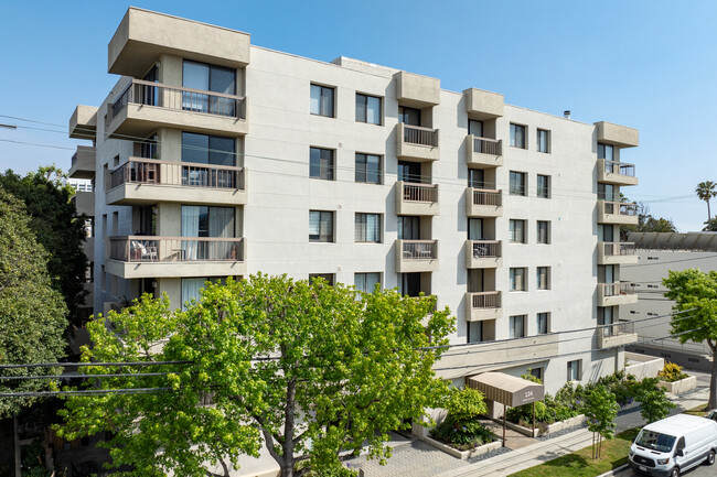 Pacifica Terrace in Santa Monica, CA - Building Photo - Building Photo