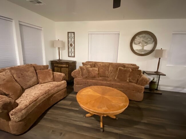 210 W E St in Tehachapi, CA - Building Photo - Building Photo
