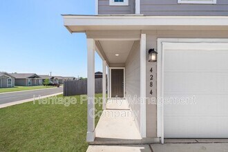 4284 Thalweg Way in San Antonio, TX - Building Photo - Building Photo