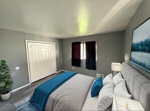 27685 Dartmouth St in Madison Heights, MI - Building Photo - Building Photo