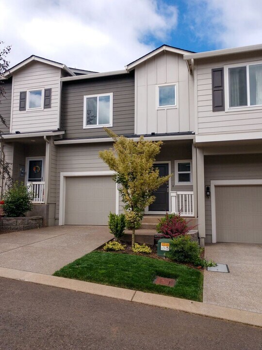 5733 Karen Lynn Loop S in Salem, OR - Building Photo