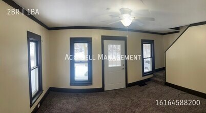 836 Coit Ave NE in Grand Rapids, MI - Building Photo - Building Photo