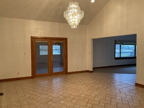 10421 Yoder Rd in Roanoke, IN - Building Photo - Building Photo