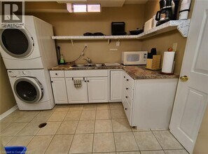 45 Pirie Dr in Hamilton, ON - Building Photo - Building Photo