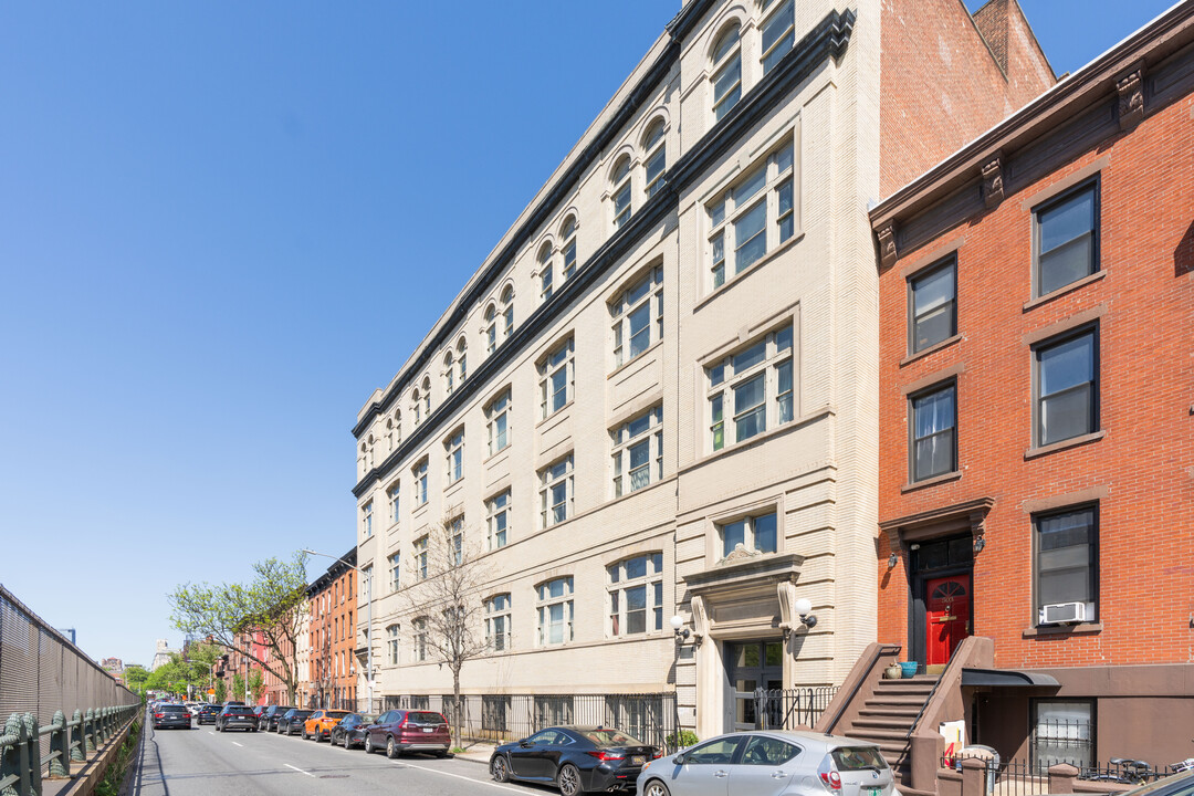 Cobble Hill School in Brooklyn, NY - Building Photo