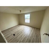 308 Reid Ct in Dillon, SC - Building Photo