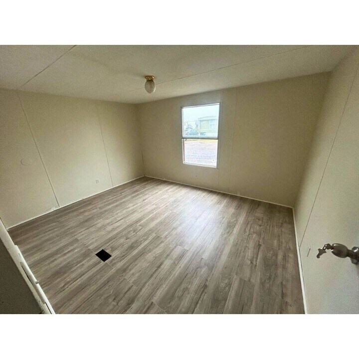 308 Reid Ct in Dillon, SC - Building Photo