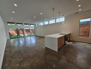 4215 Roseland Ave in Dallas, TX - Building Photo - Building Photo