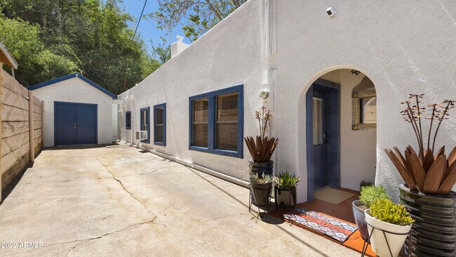 188 S Adonis Ave photo'