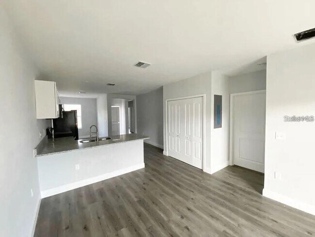 6934 Dickinson Dr in Sebring, FL - Building Photo - Building Photo