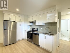 901 Jackson Crescent in New Westminster, BC - Building Photo - Building Photo