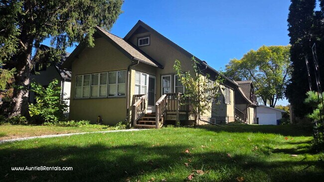 428 Warwick St in St. Paul, MN - Building Photo - Building Photo