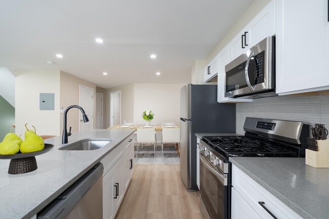 171 Van Horne St in Jersey City, NJ - Building Photo - Building Photo