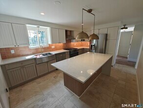 241 Cricket Knoll in Wethersfield, CT - Building Photo - Building Photo