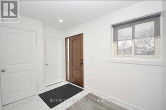 288 Archdekin Dr in Brampton, ON - Building Photo - Building Photo
