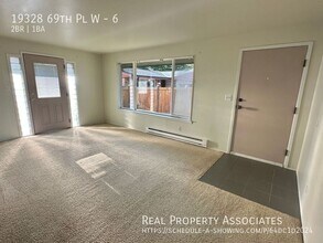 19328 69th Pl W in Lynnwood, WA - Building Photo - Building Photo